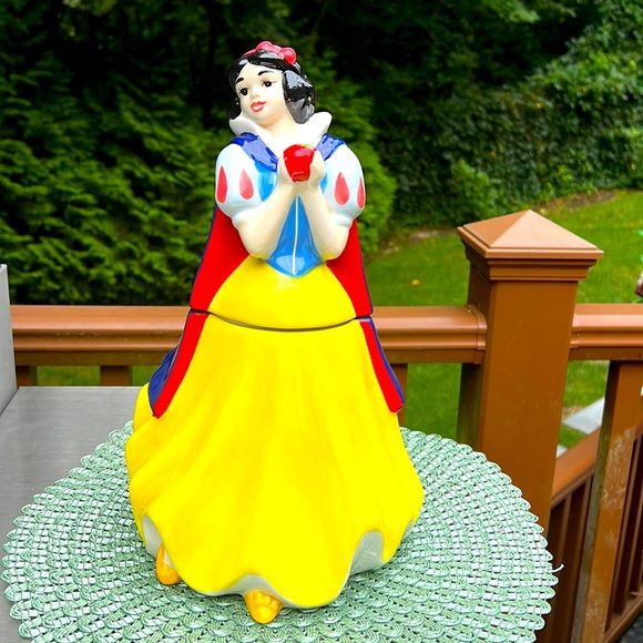 New Disney Snow White Cookie Jar 13”. Absolutely gorgeous! - Picture 1 of 12